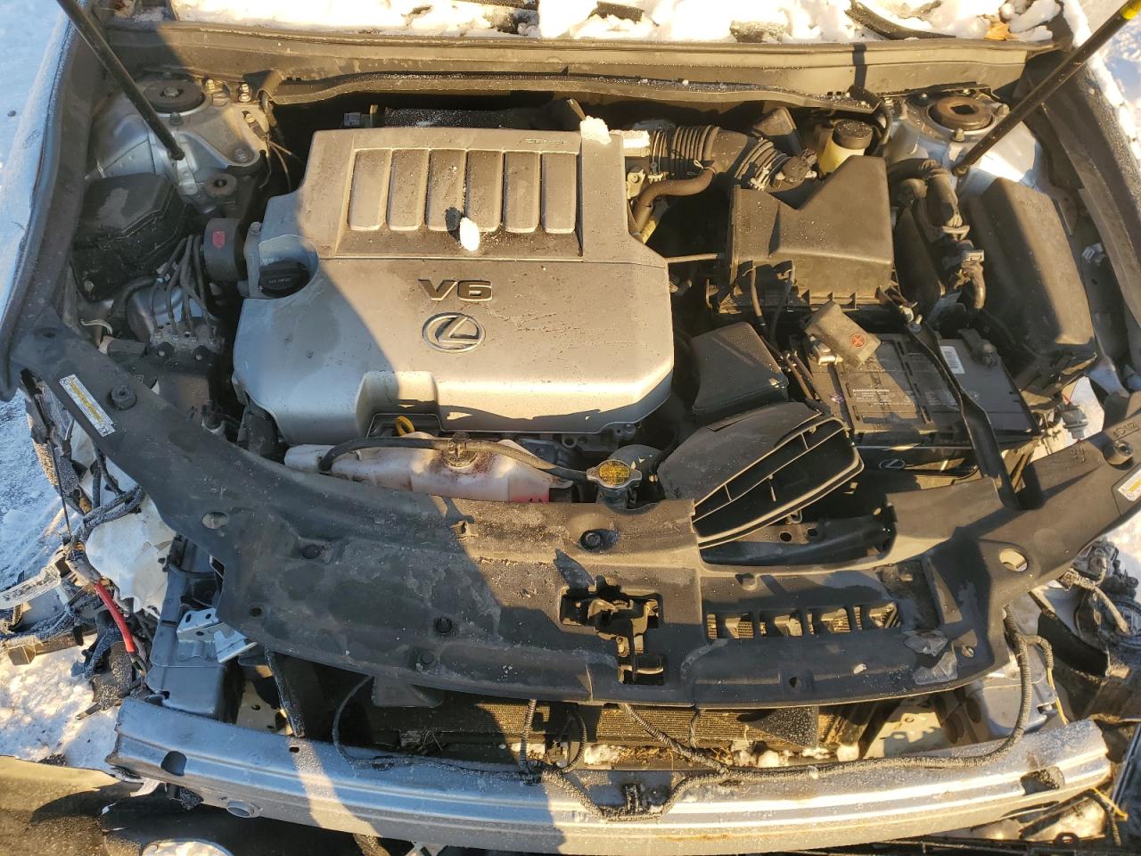 2015 Lexus ES - Image 12