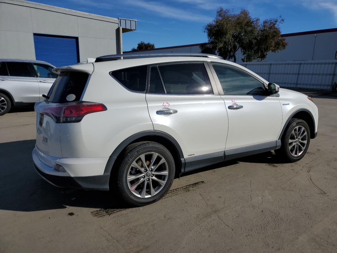 VIN JTMDJREV9HD131598 2017 TOYOTA RAV4 no.3