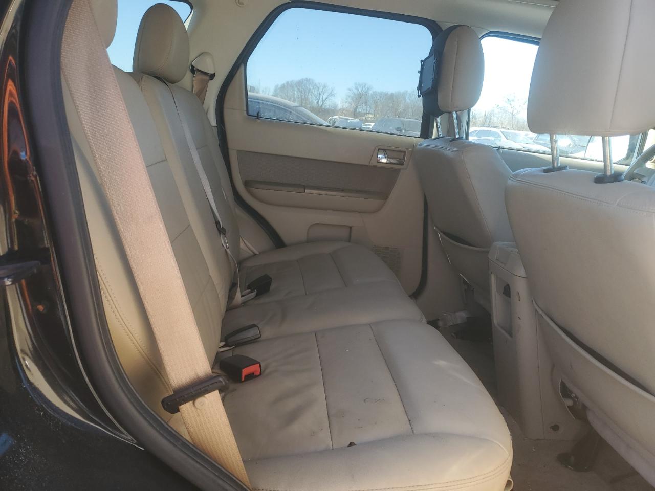 2010 Ford Escape - Image 11