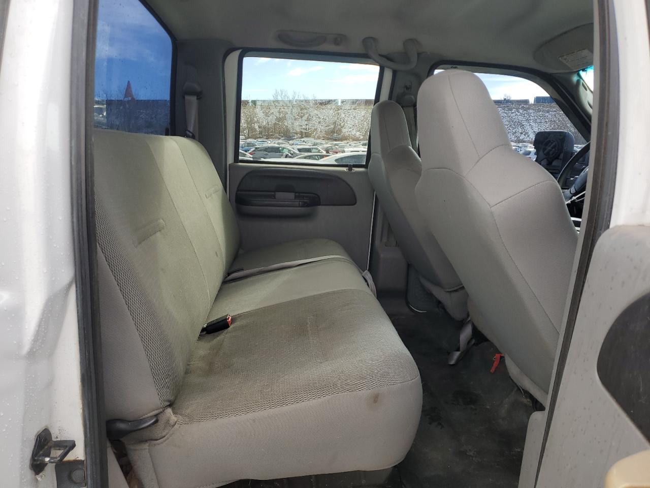 2006 Ford F350 - Image 10