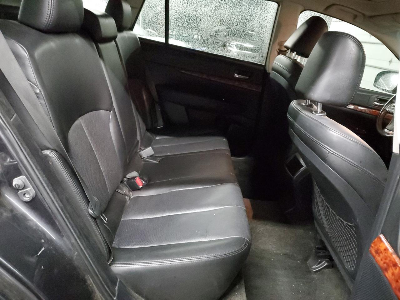 2012 Subaru Outback - Image 11