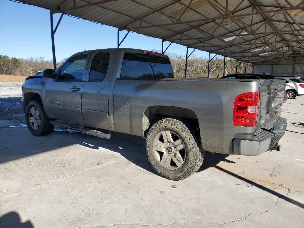 2008 Chevrolet Silverado - Image 2