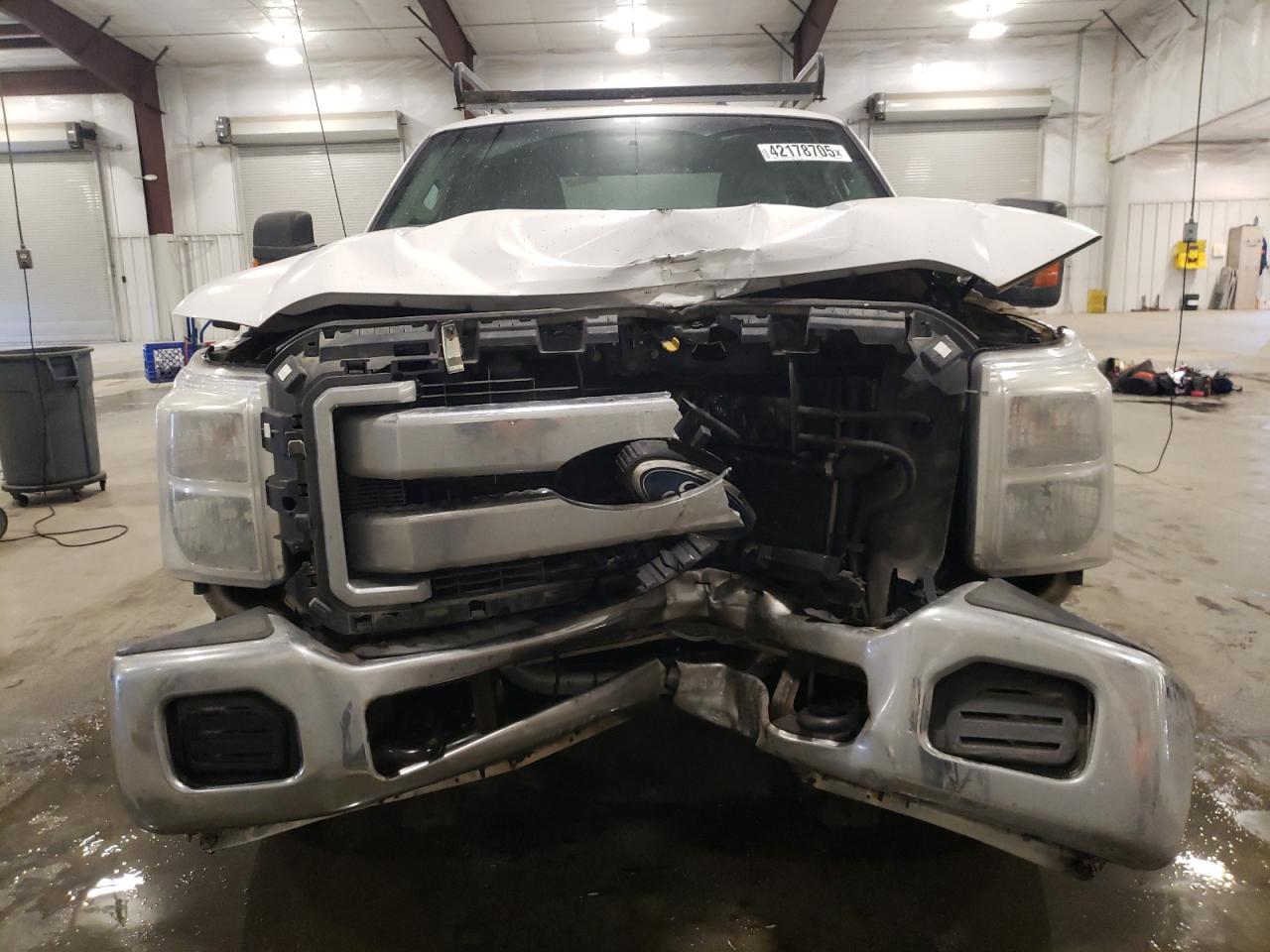 2011 Ford F350 - Image 5