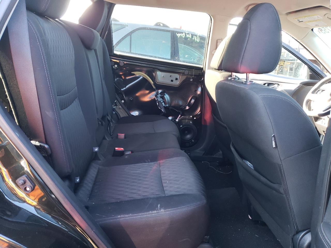 2018 Nissan Rogue - Image 11