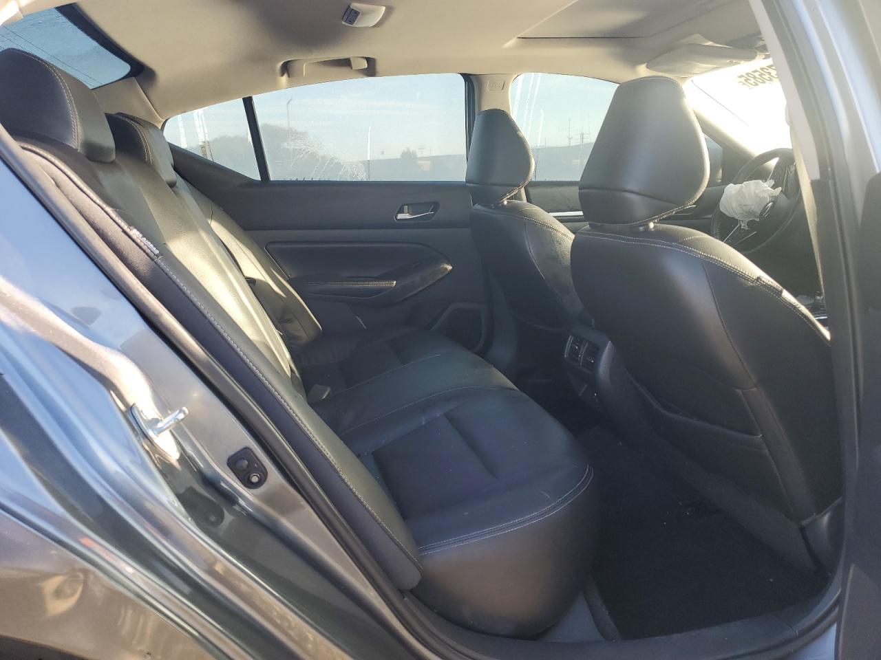 2019 Nissan Altima - Image 10