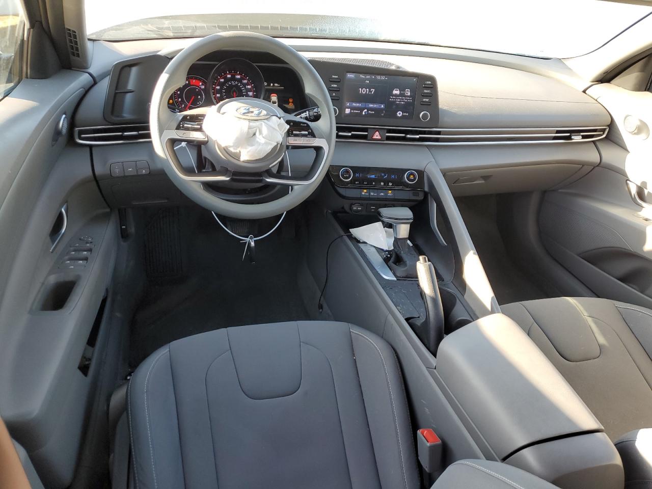 2023 Hyundai Elantra - Image 8