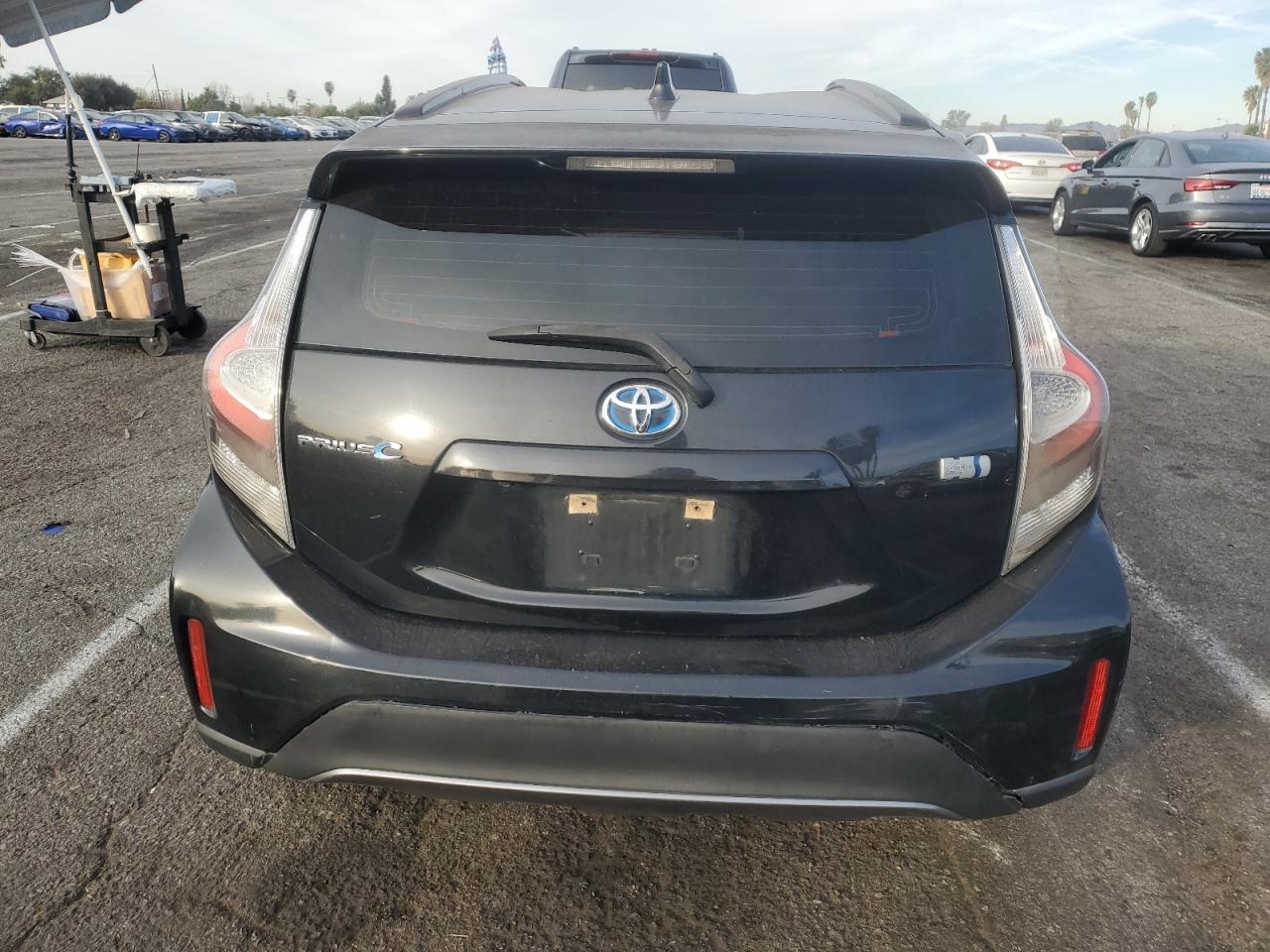 2018 Toyota Prius - Image 6