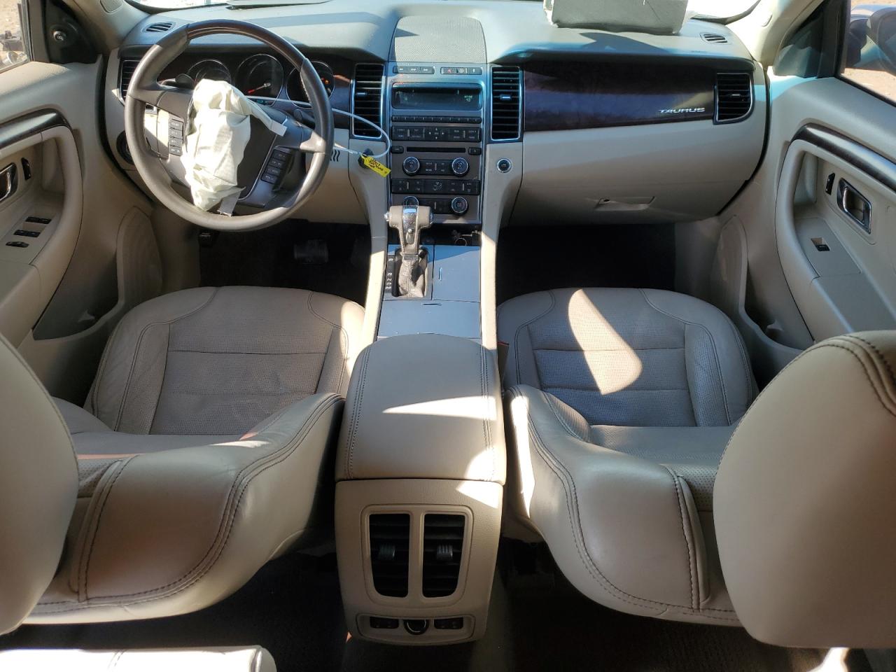 2010 Ford Taurus - Image 8