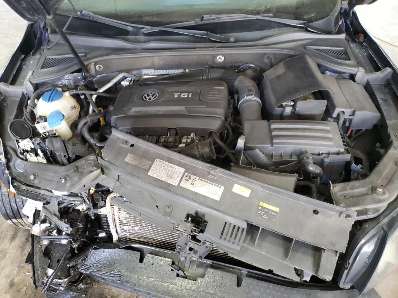 2015 Volkswagen Passat - Image 12