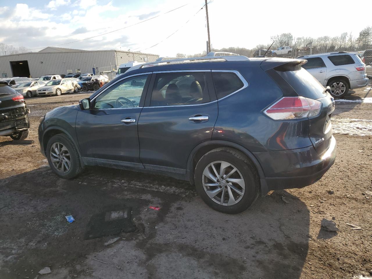 2014 Nissan Rogue - Image 2