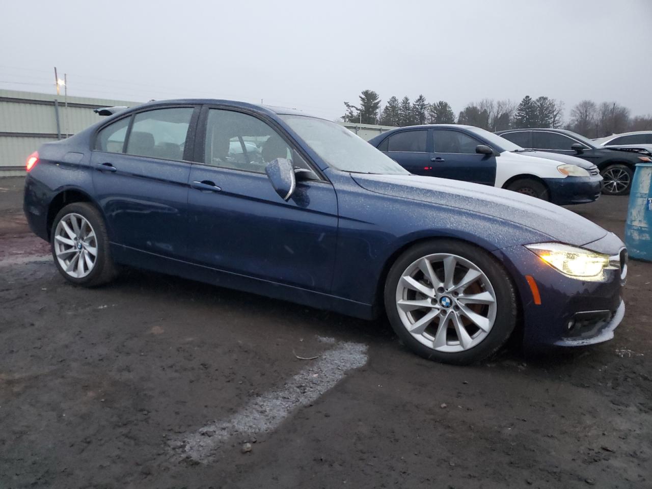 VIN WBA8E5G57JNU47381 2018 BMW 3 SERIES no.4