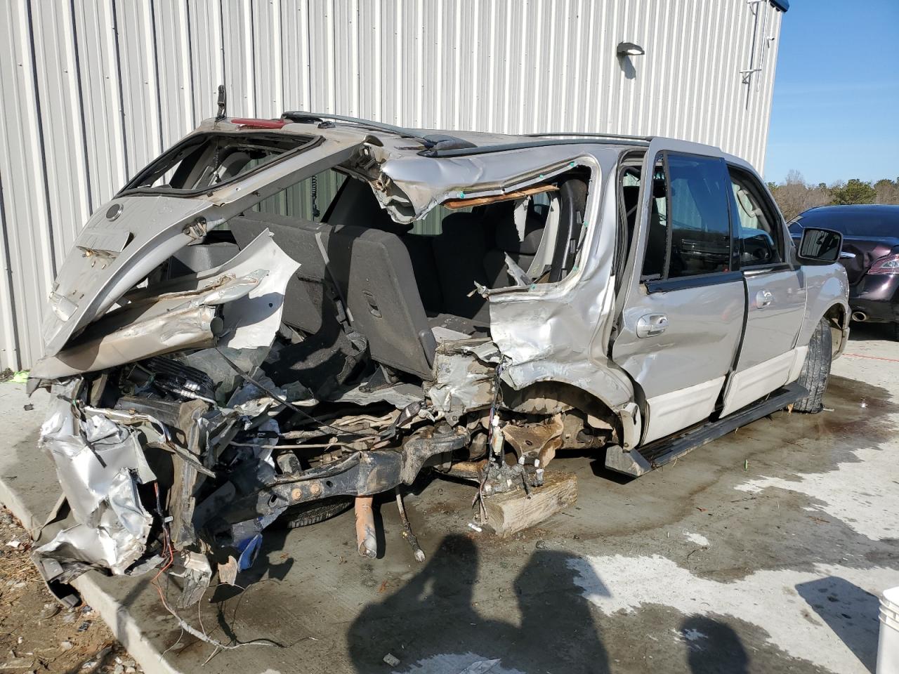 2003 Ford Expedition - Image 3
