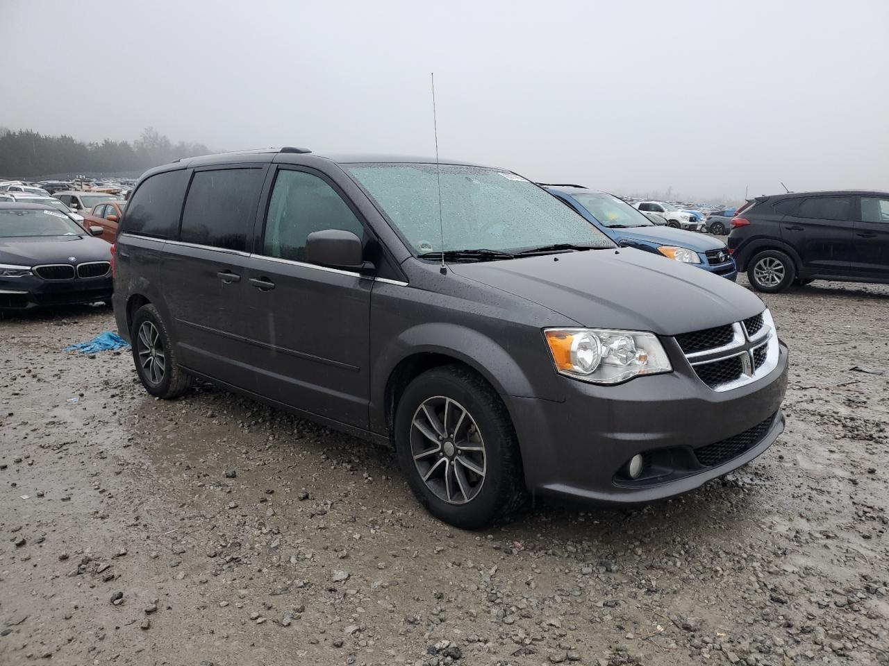 2017 Dodge Caravan - Image 4