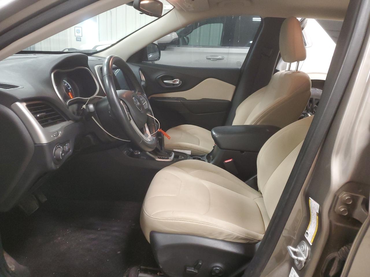 2016 Jeep Grand Cherokee - Image 7