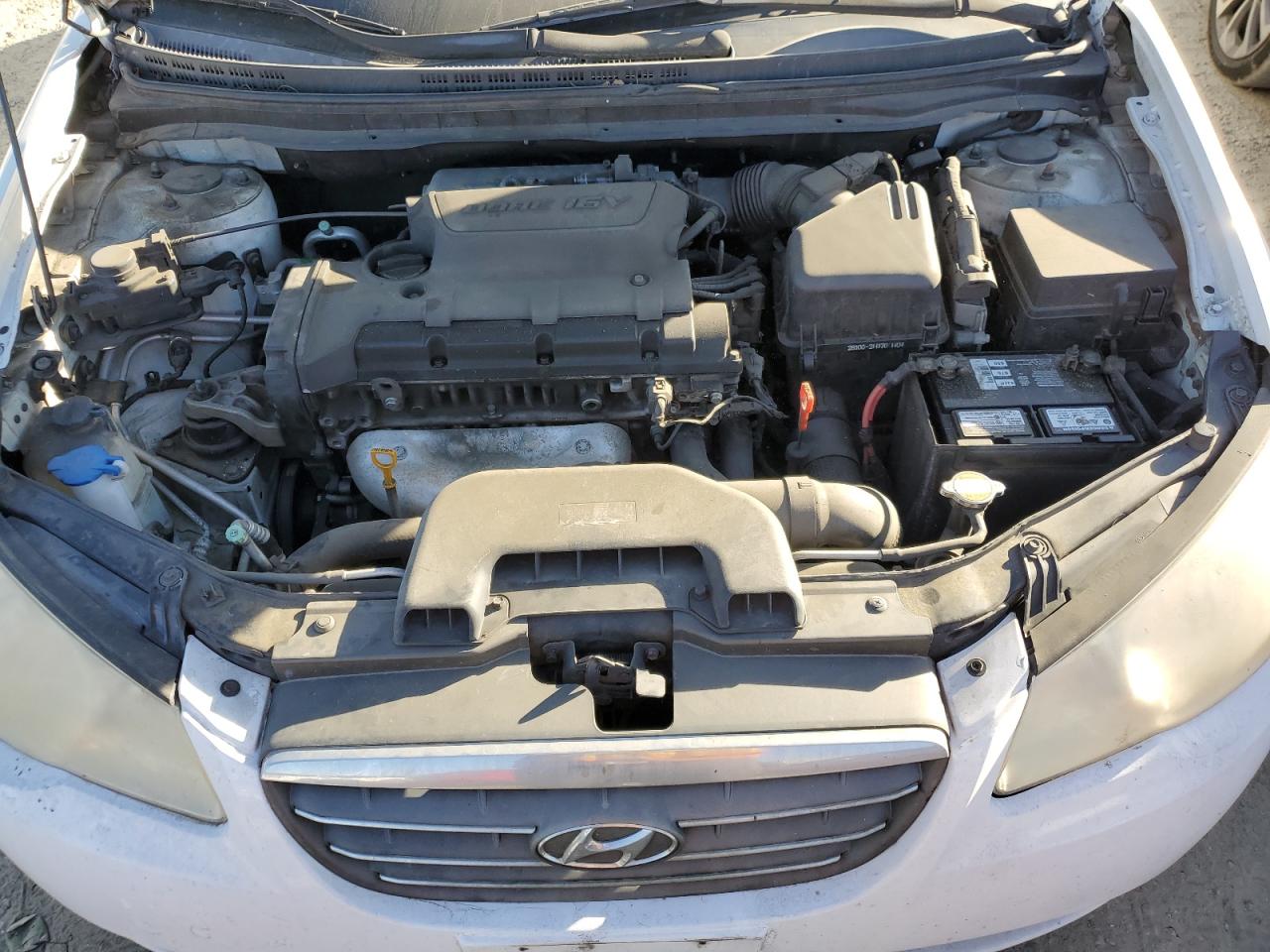 2010 Hyundai Elantra - Image 11