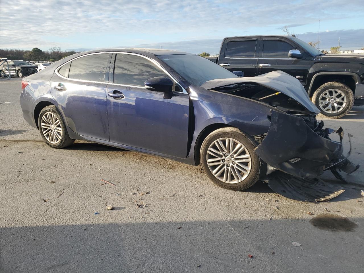 2015 Lexus ES - Image 4
