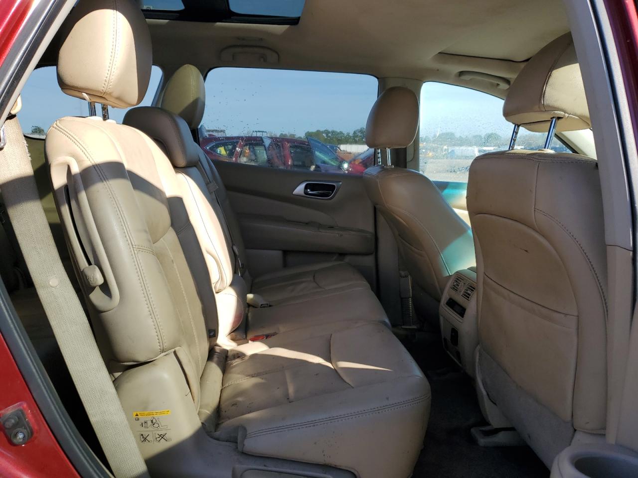 2015 Nissan Pathfinder - Image 11