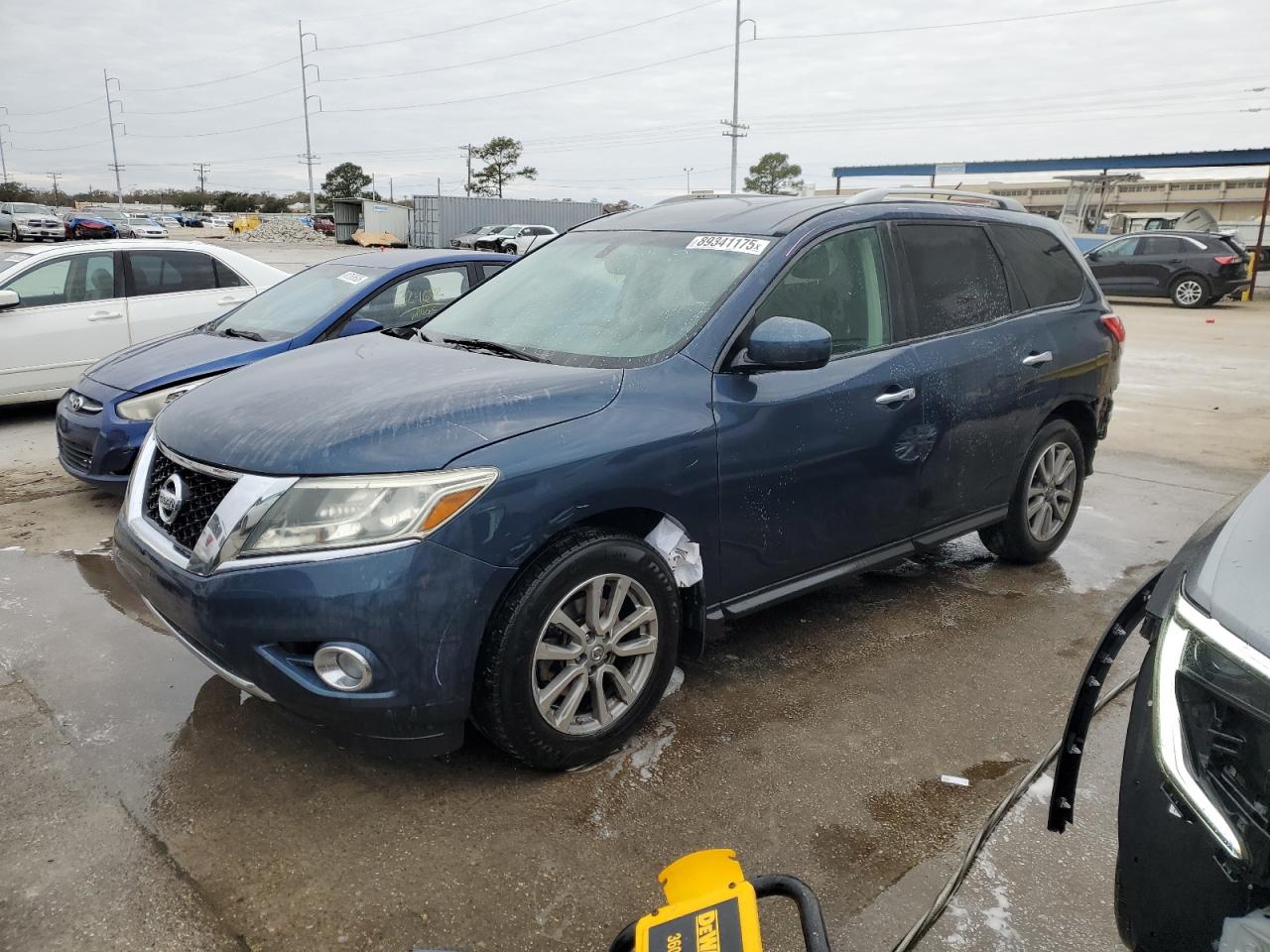 2015 Nissan Pathfinder - Image 1