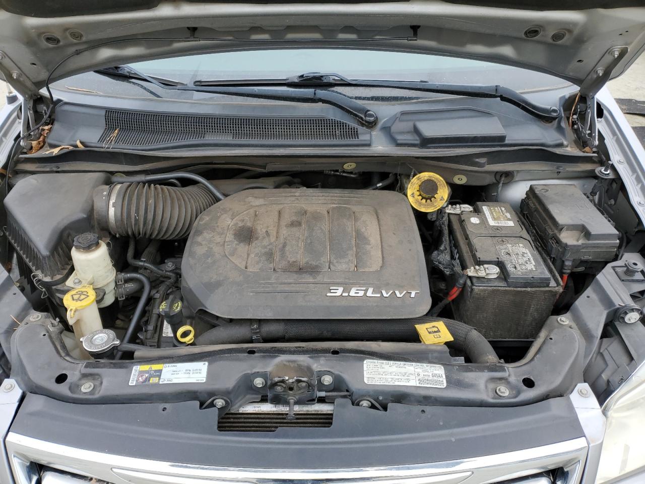 2013 Chrysler Town & Country - Image 13