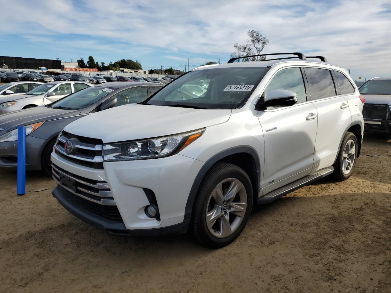 VIN 5TDDGRFH3HS021853 2017 TOYOTA HIGHLANDER no.1