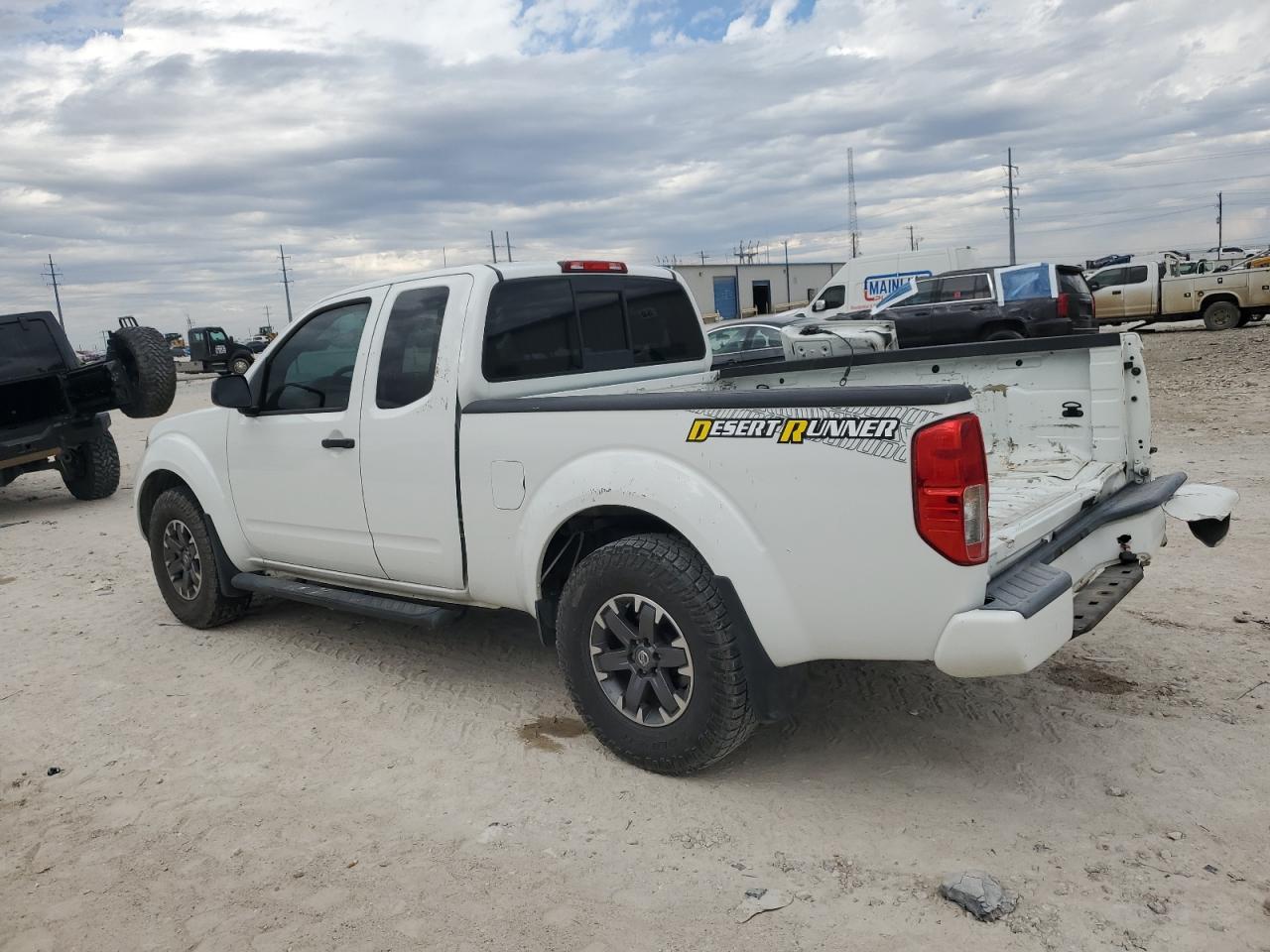 2017 Nissan Navara (Frontier) - Image 2