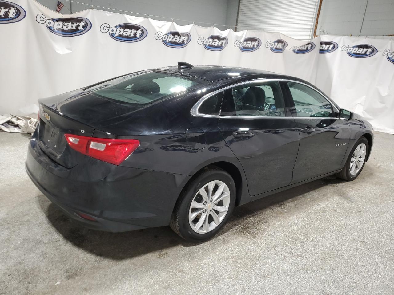 2023 Chevrolet Malibu - Image 3