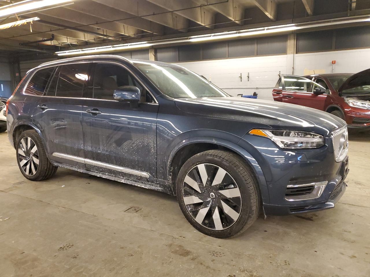 2023 Volvo XC90 - Image 4