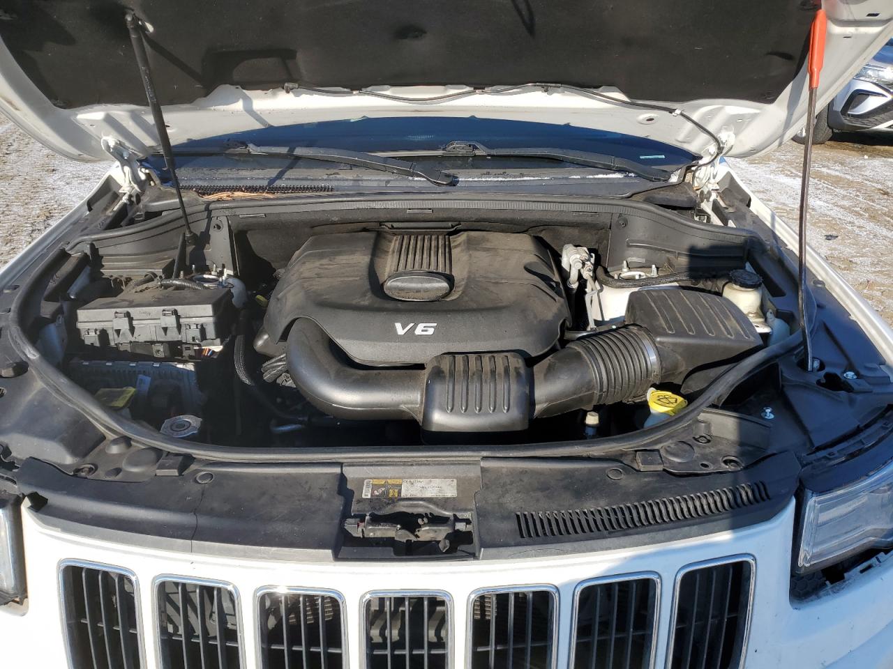 2015 Jeep Grand Cherokee - Image 13