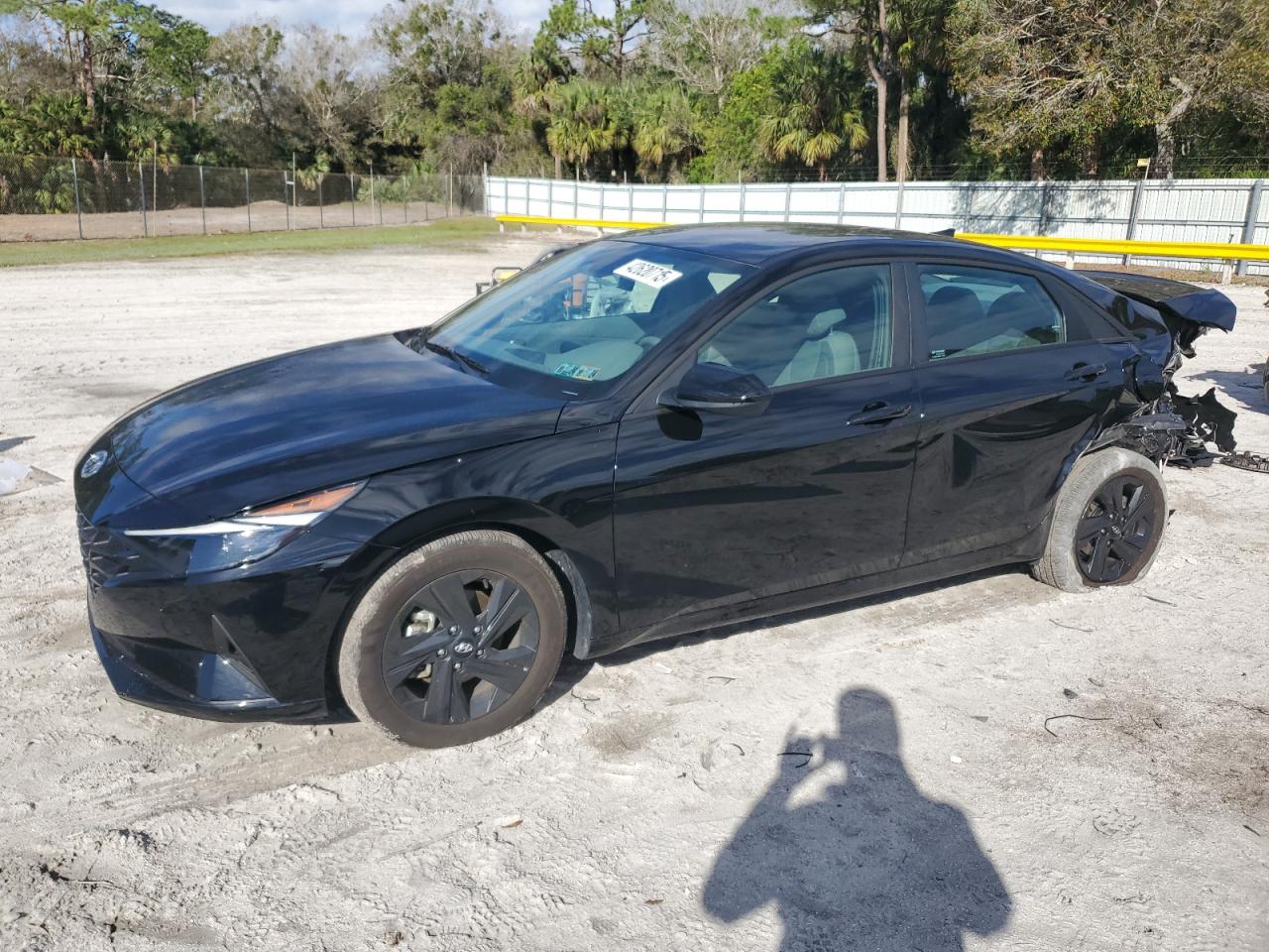 2023 Hyundai Elantra - Image 1