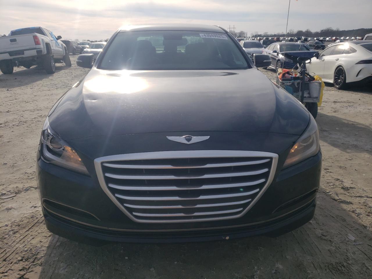 2015 Hyundai Genesis - Image 5