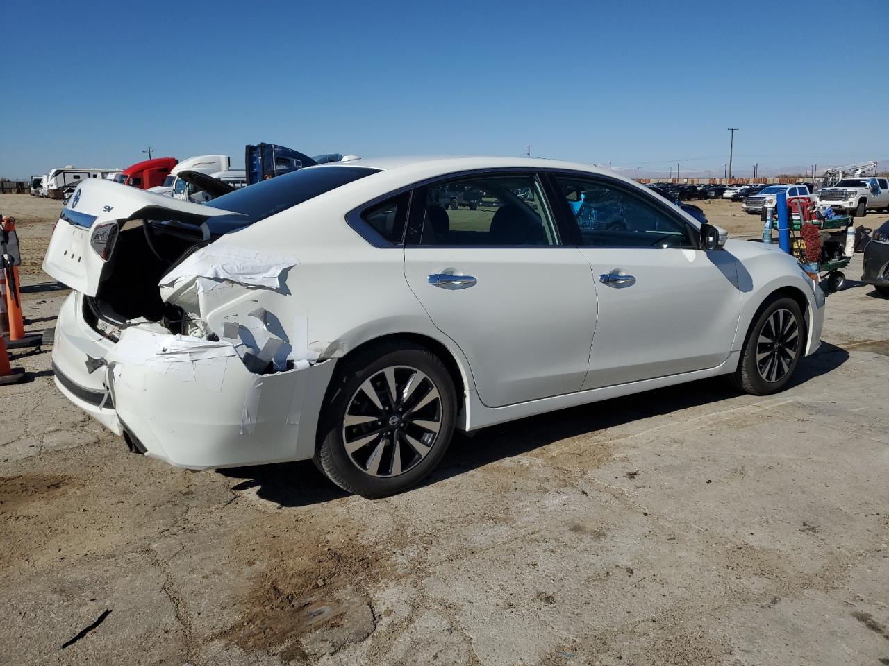 2018 Nissan Altima - Image 3