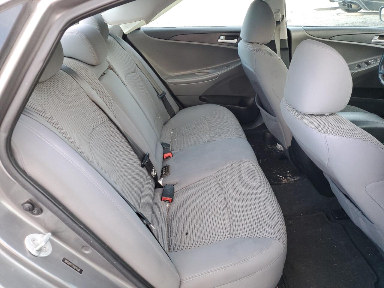 2013 Hyundai Sonata - Image 10