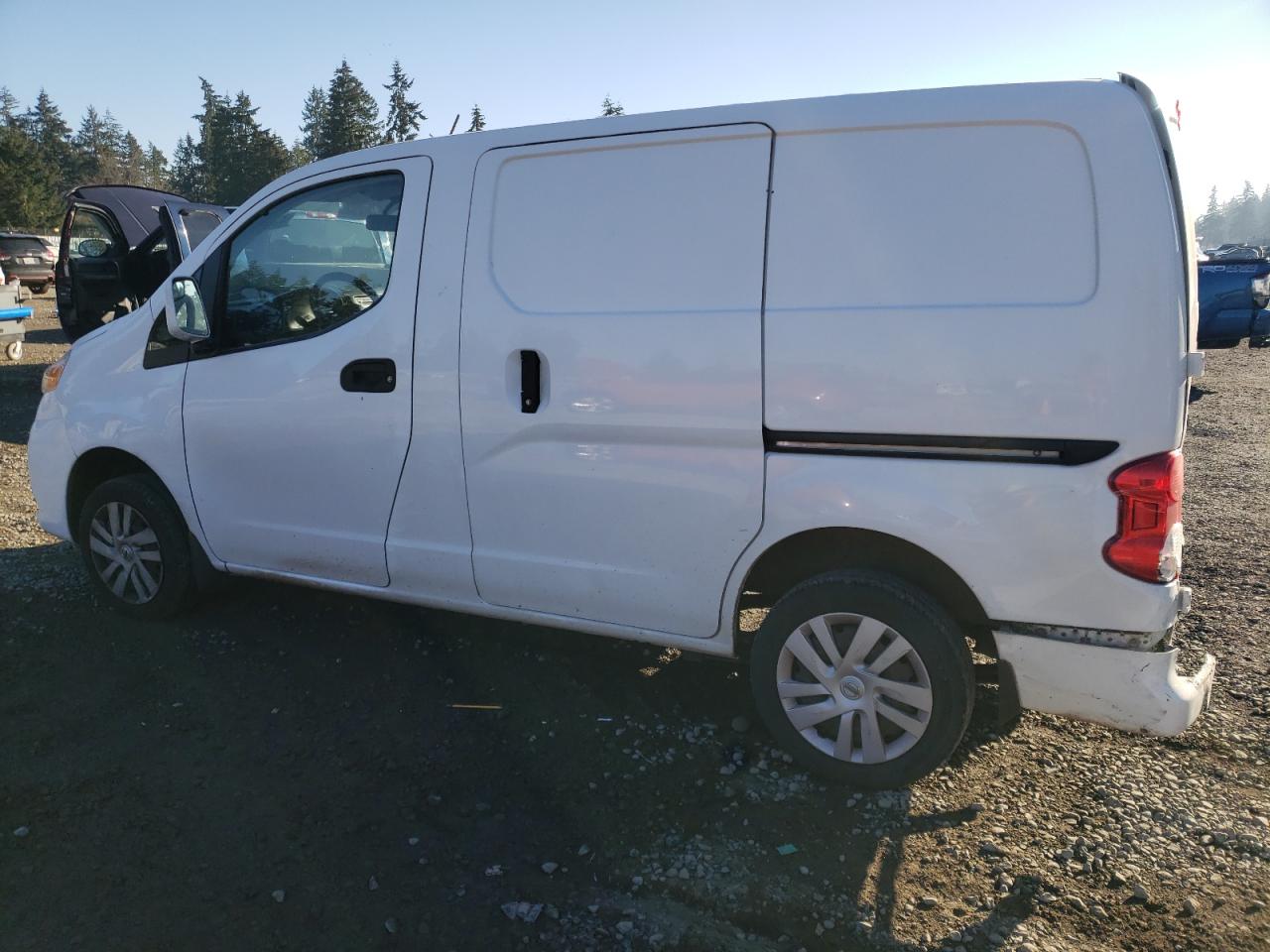 2015 Nissan NV - Image 2