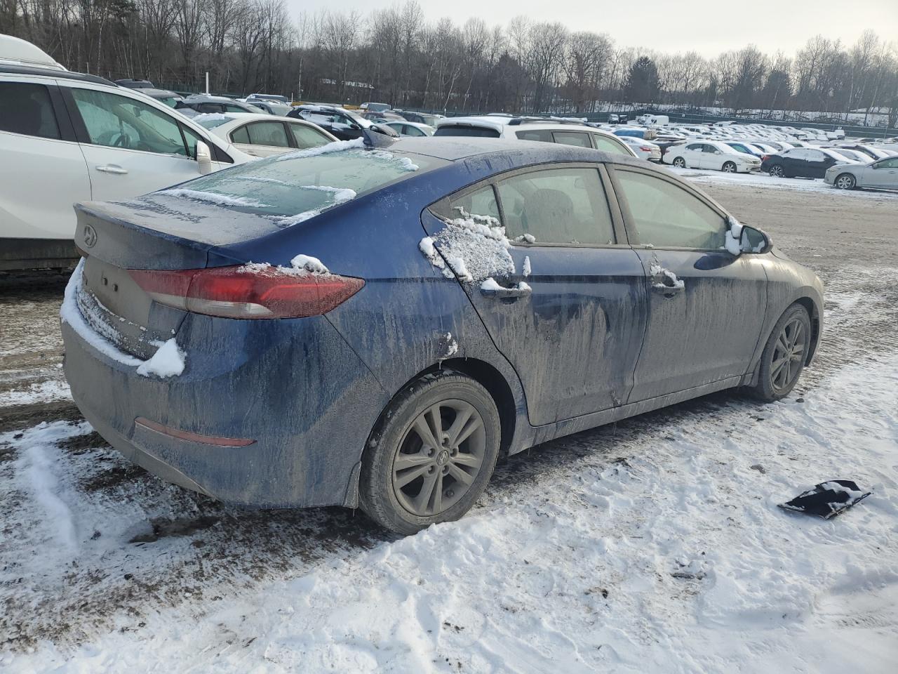 2017 Hyundai Elantra - Image 3