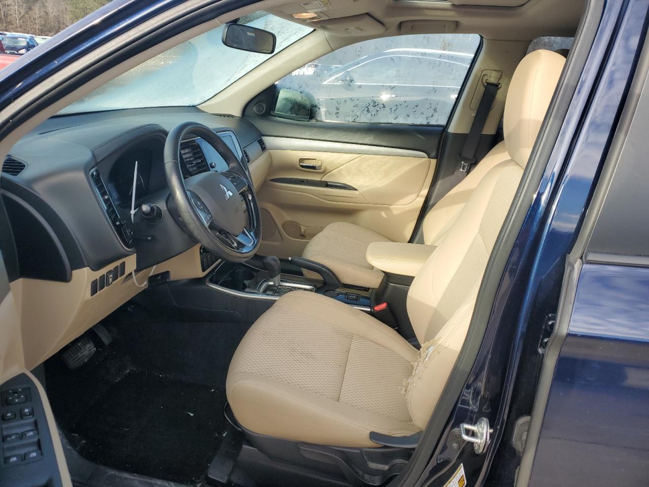 2017 Mitsubishi Outlander - Image 7