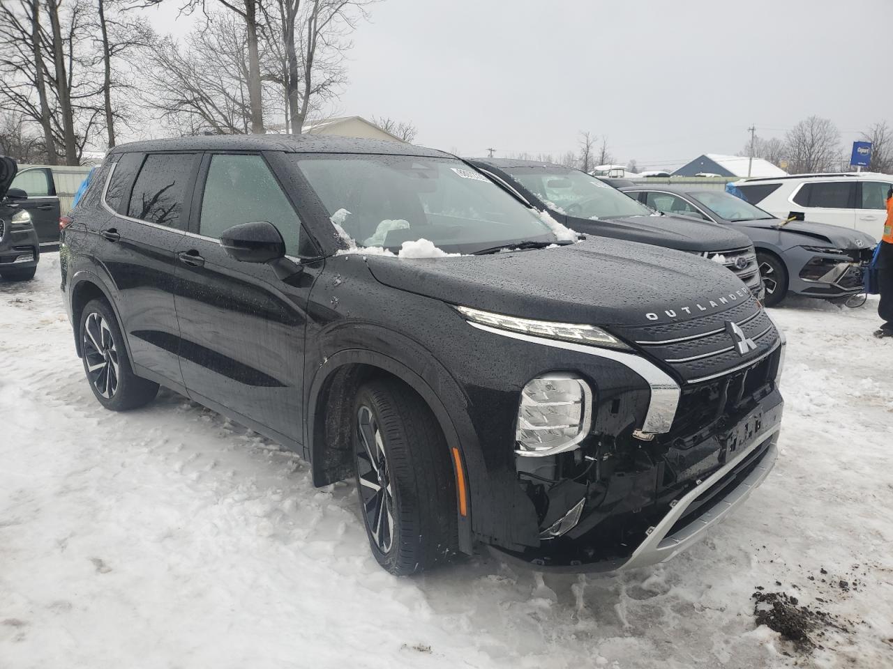 2024 Mitsubishi Outlander - Image 4