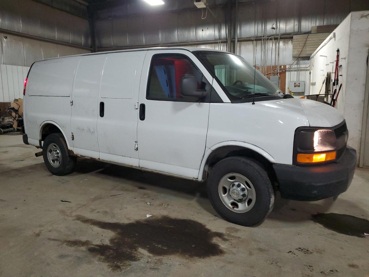 2012 Chevrolet Express - Image 4