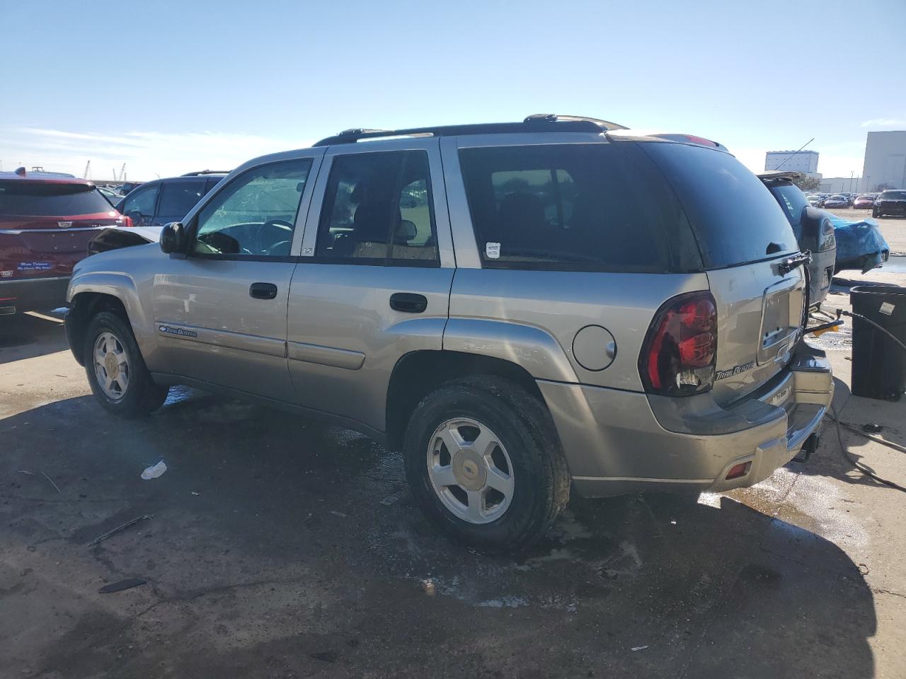 2002 Chevrolet TrailBlazer - Image 2