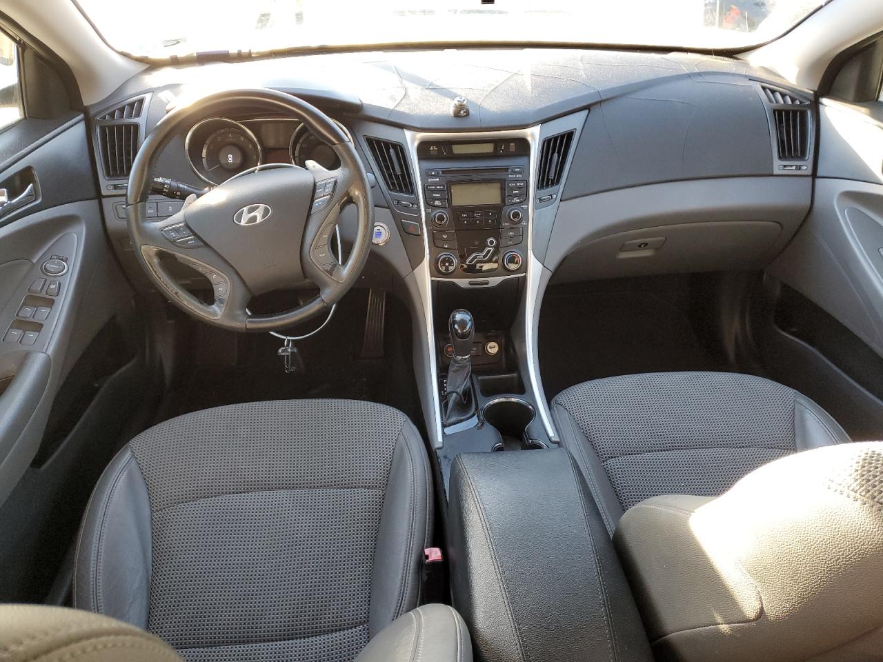 2012 Hyundai Sonata - Image 8