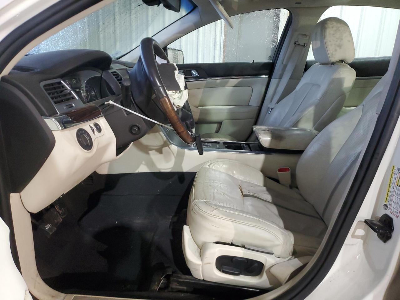 2009 Lincoln MKS - Image 7