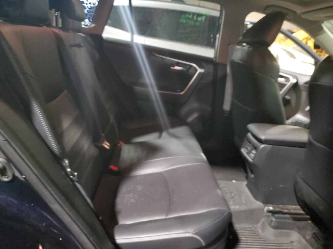 2021 Toyota RAV 4 - Image 11