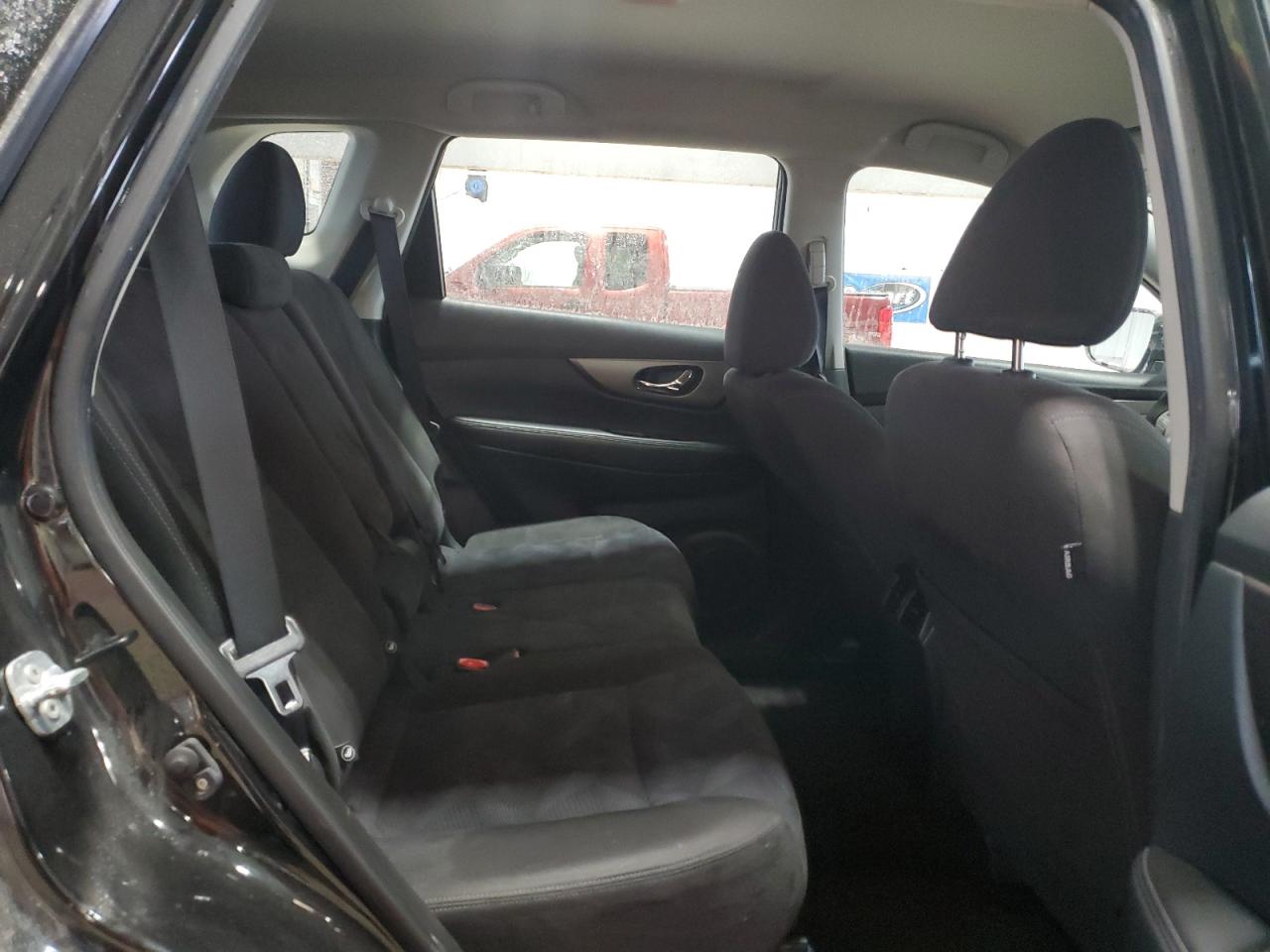 2015 Nissan Rogue - Image 11