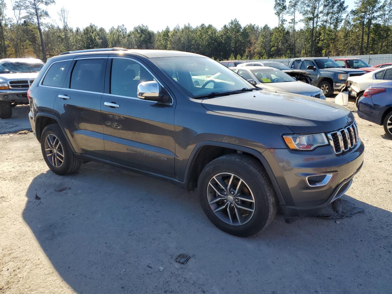 2017 Jeep Grand Cherokee - Image 4