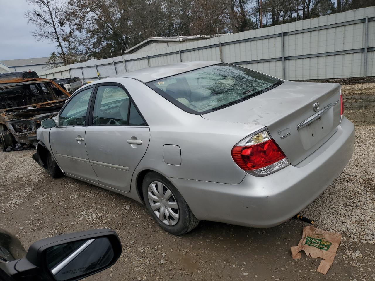 2005 Toyota Camry - Image 2