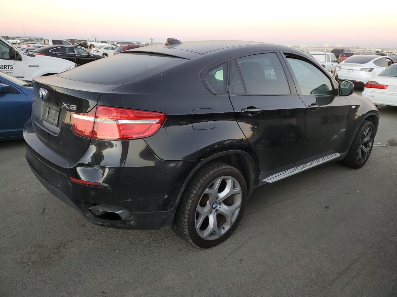 VIN 5UXFG8C54DL592338 2013 BMW X6 no.3