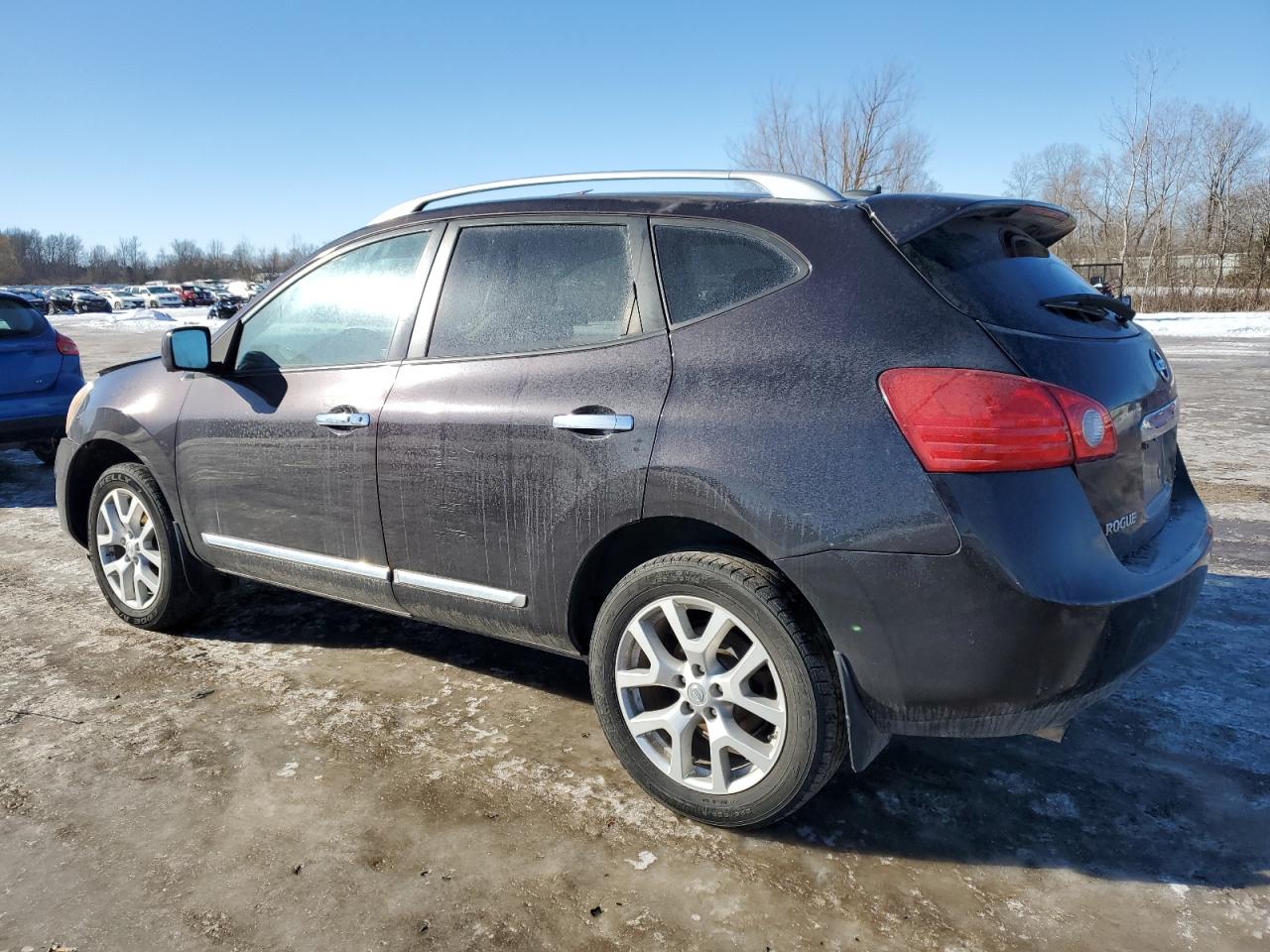 2012 Nissan Rogue - Image 2