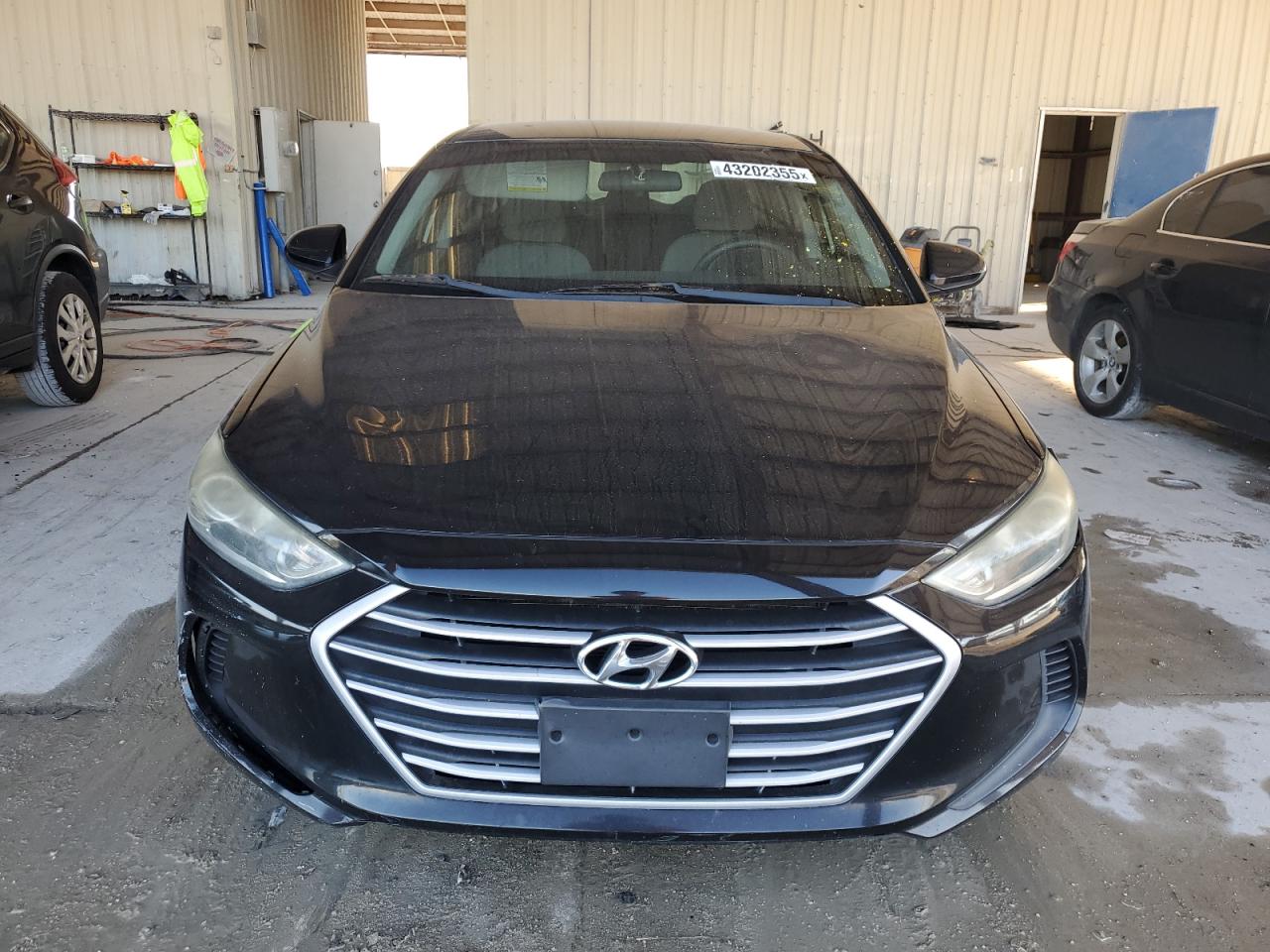 2017 Hyundai Elantra - Image 5