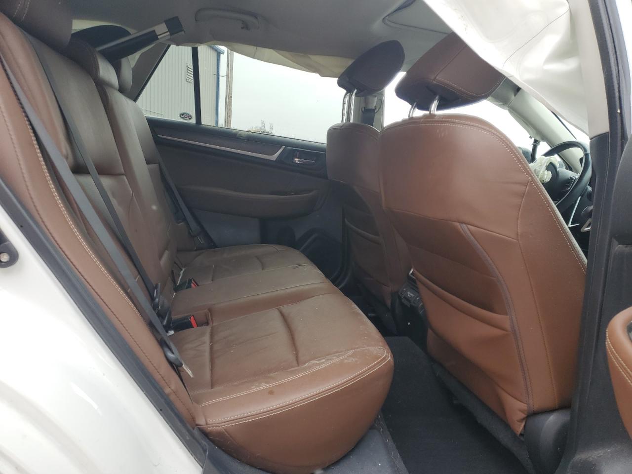 2018 Subaru Outback - Image 11