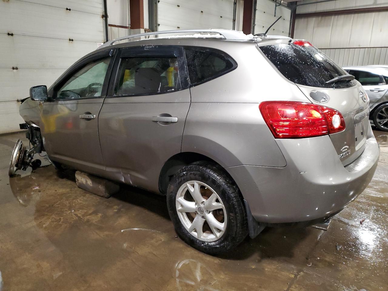 2009 Nissan Rogue - Image 2