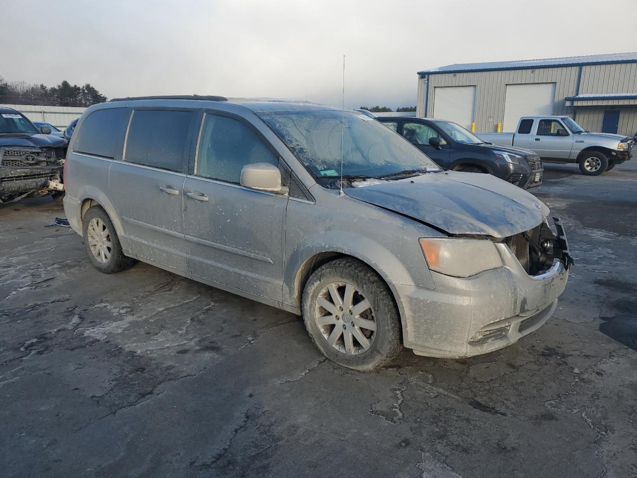 2015 Chrysler Town & Country - Image 4